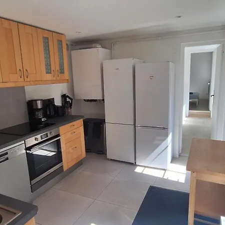 Apartment Maison Familiale Avec Exterieur Menage Et Linges Inclus Rouen